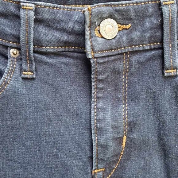 Levis Classic Mid Rise Skinny Jeans Size 30 - Picture 11 of 12